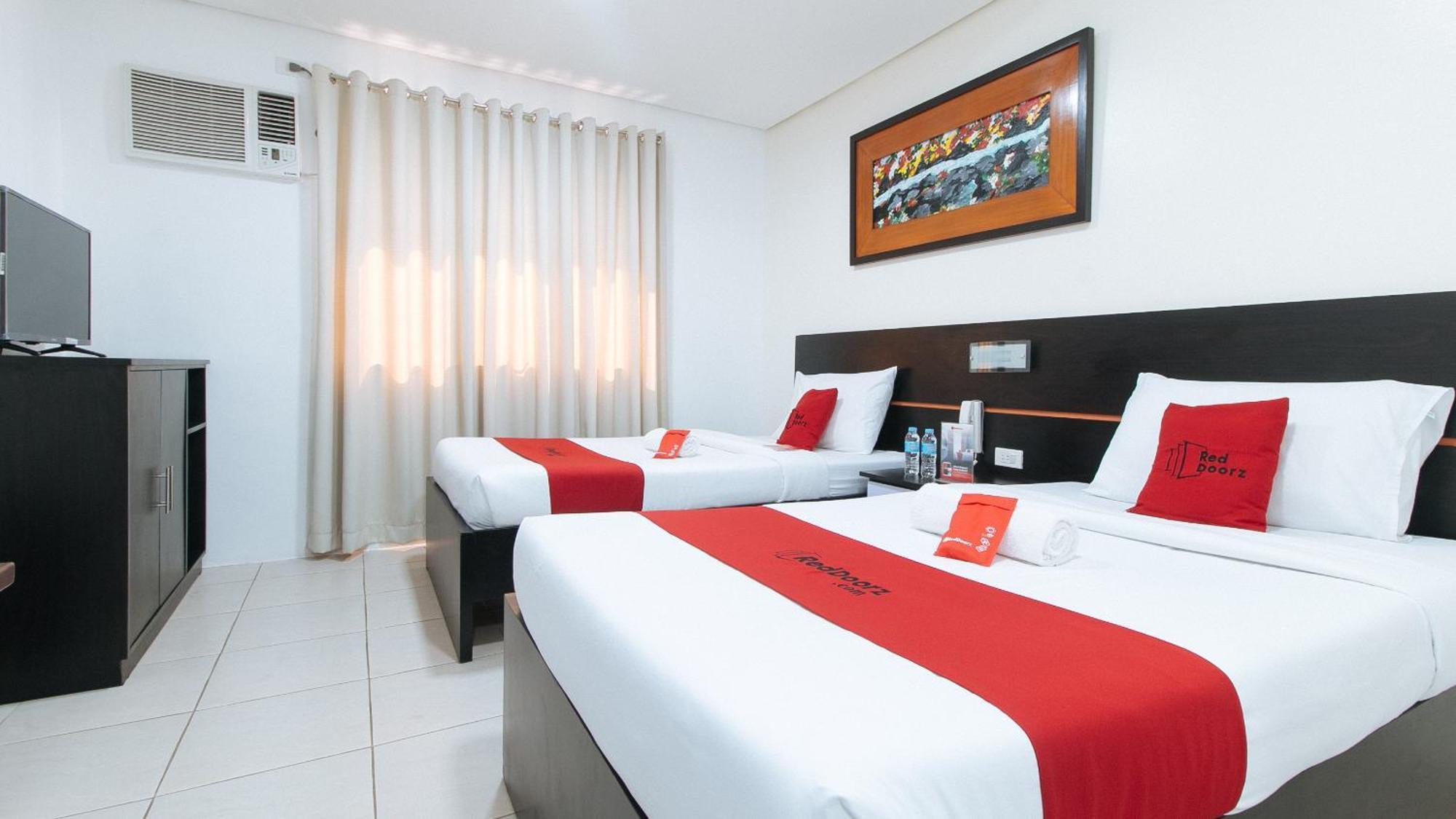 Reddoorz Plus At Evangelista Street Makati Makati City Bagian luar foto