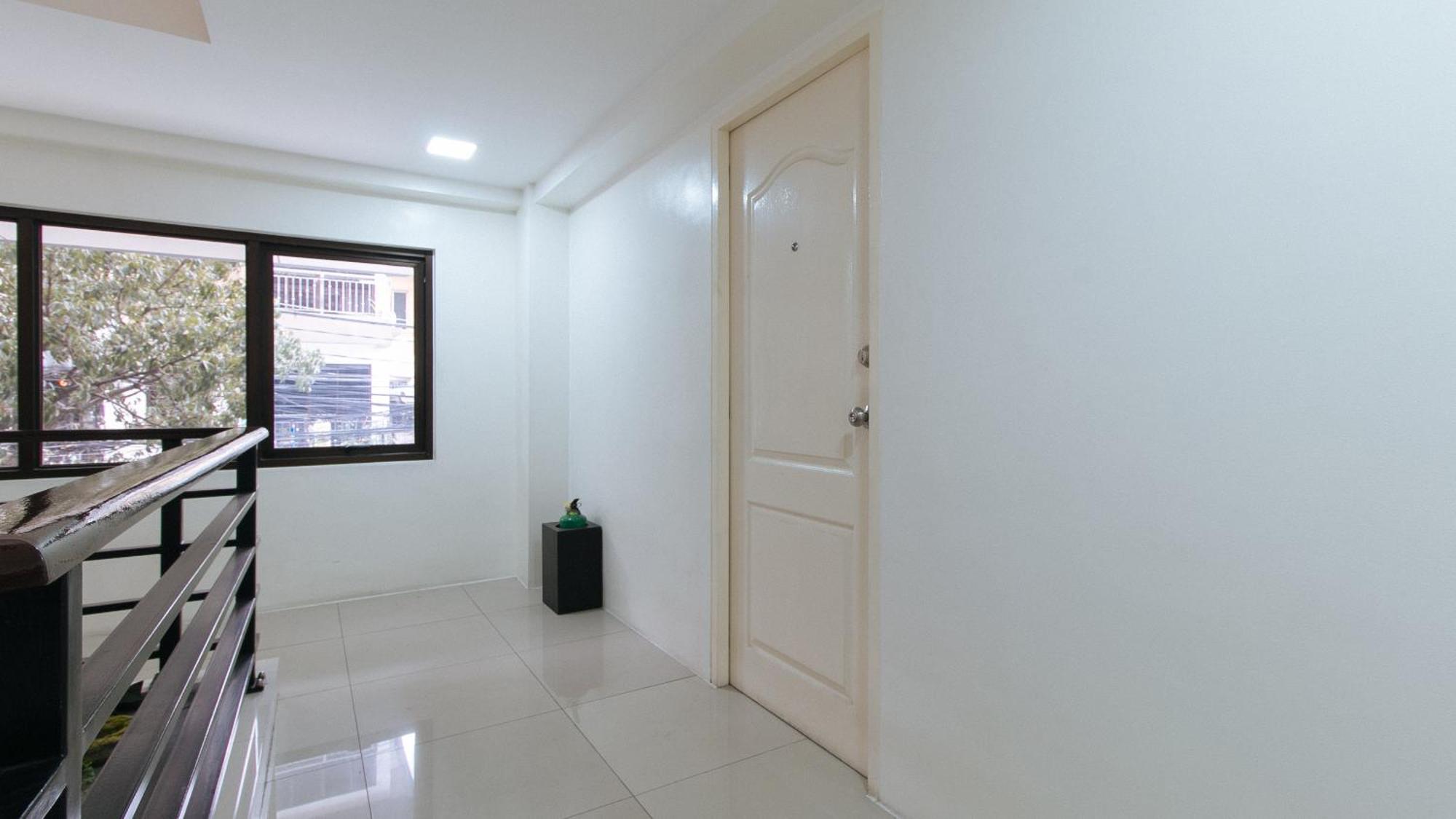 Reddoorz Plus At Evangelista Street Makati Makati City Bagian luar foto